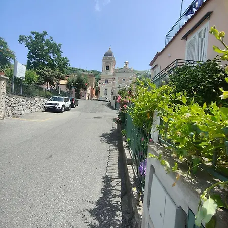 Camelia Bed & Breakfast 3*